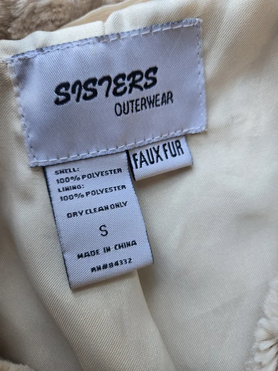Sisters Outerwear Faux Fur Jacket Cream Short Sleeve Small Cozy Coat - Picture 5 of 5